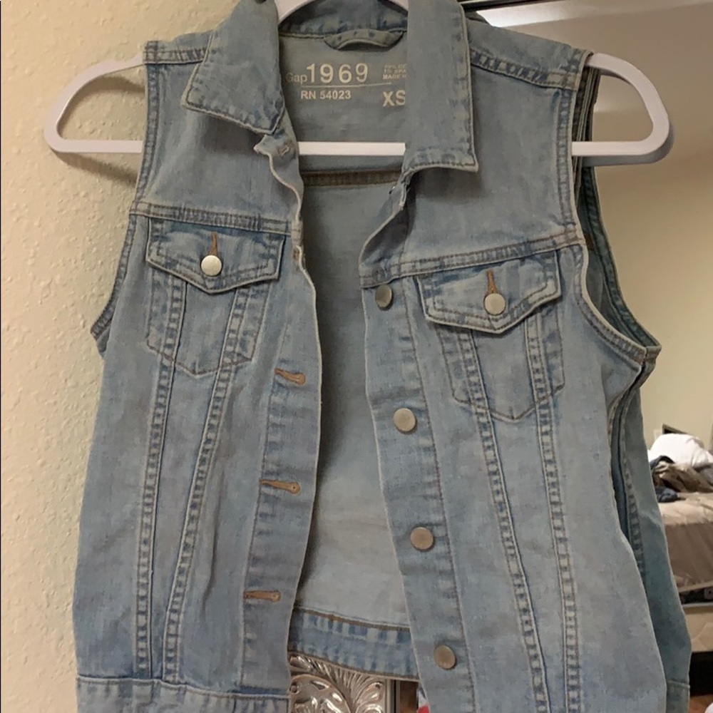 Jean Vest